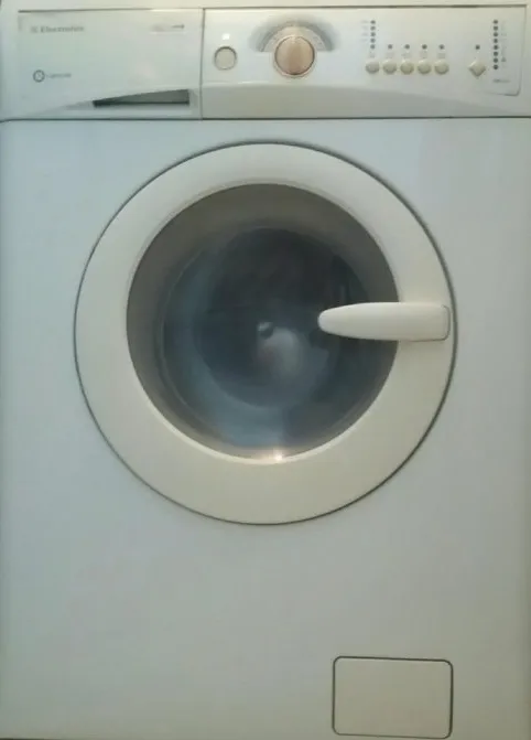 Чистка сливного фильтра Electrolux EWS 800